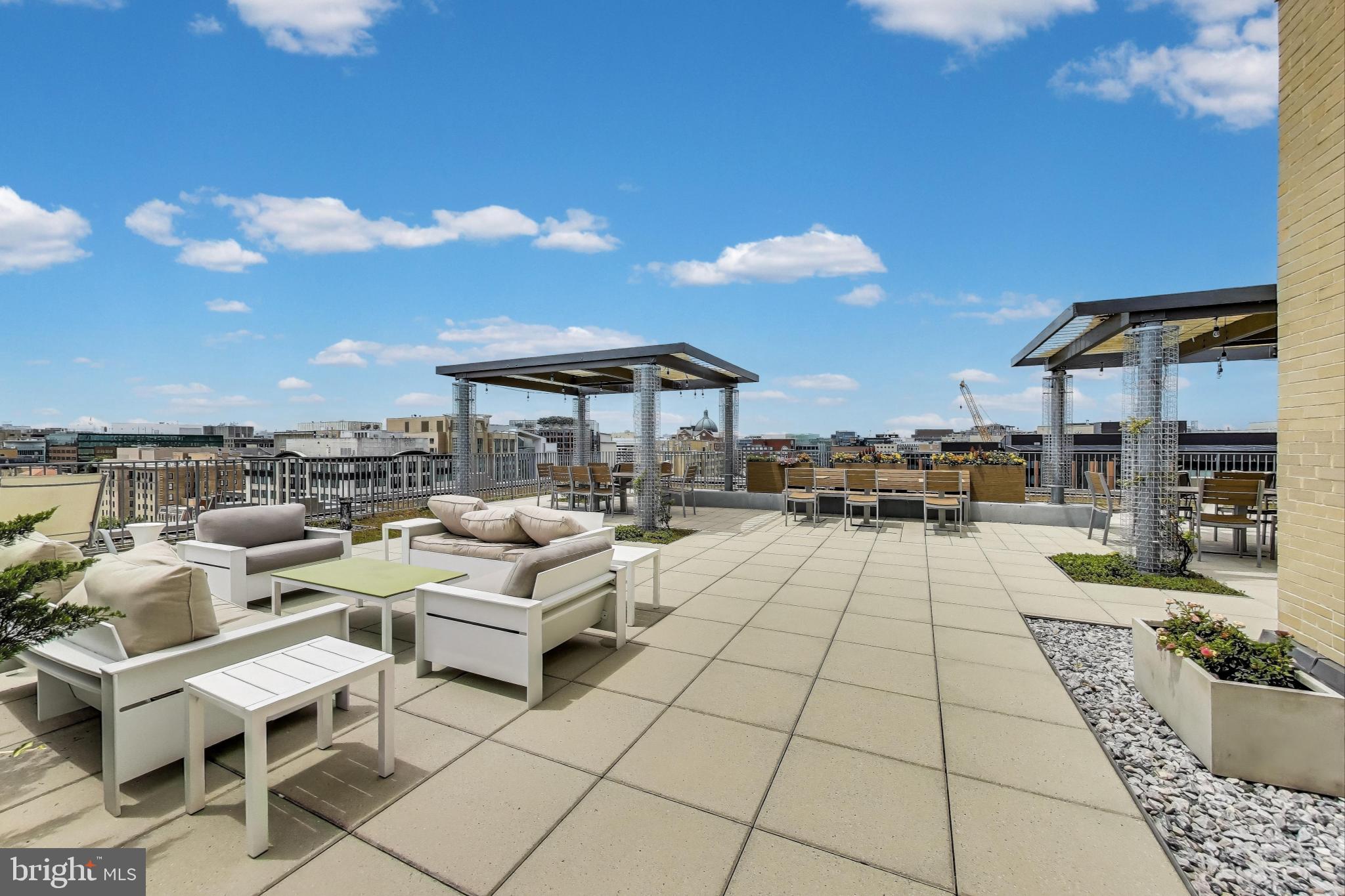 1 SCOTT CIRCLE NW 305