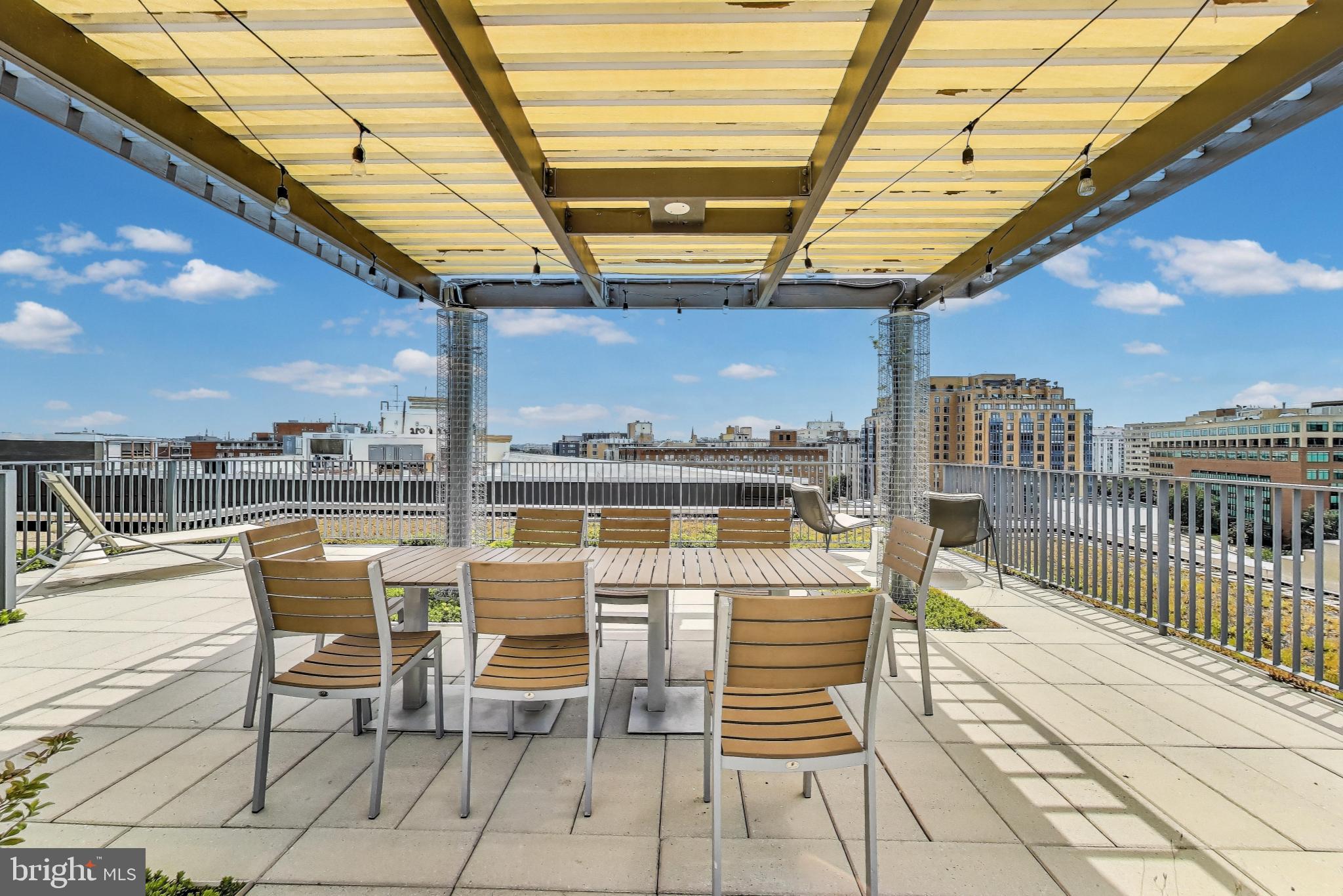 1 SCOTT CIRCLE NW 305