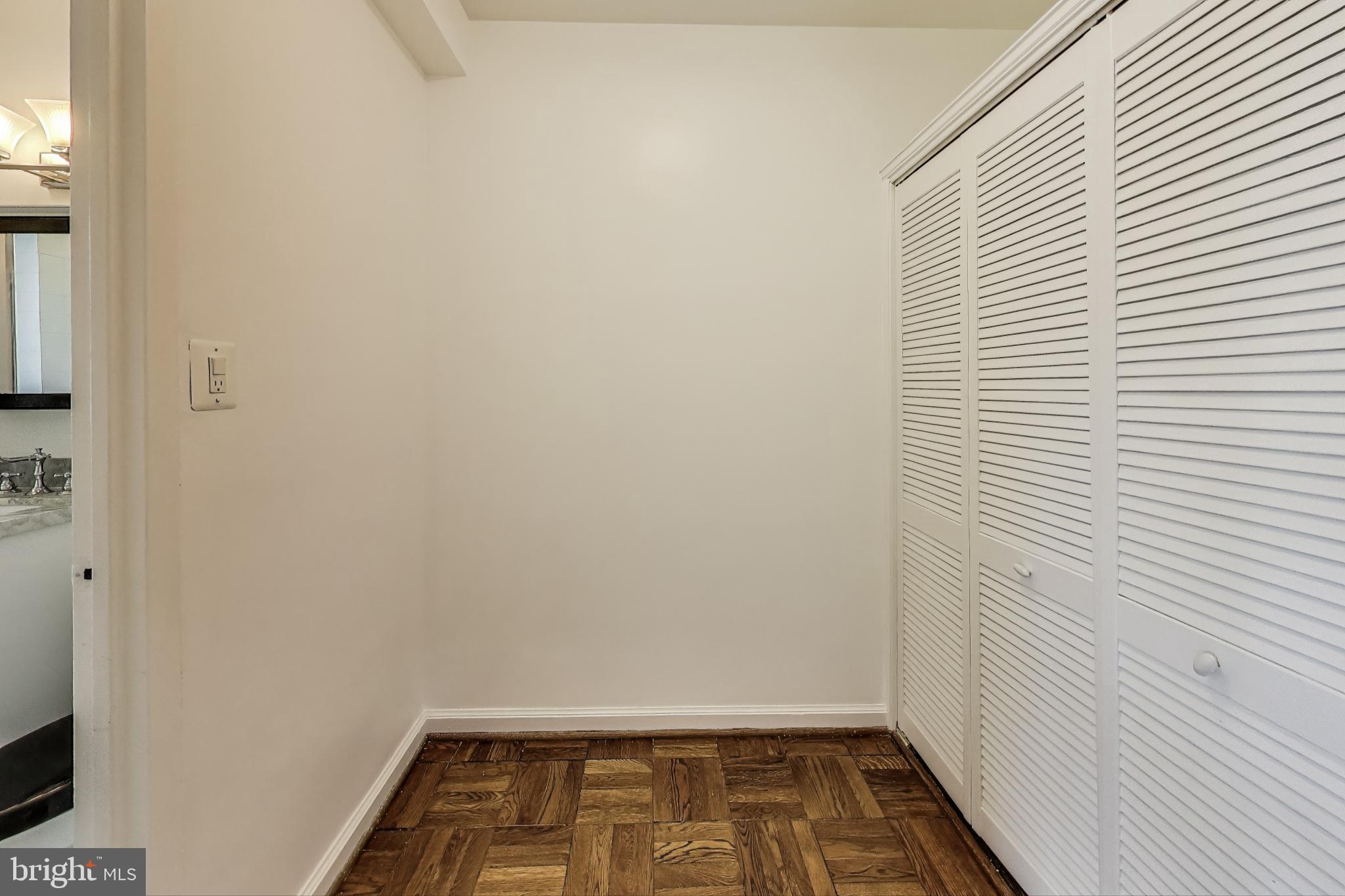 1 SCOTT CIRCLE NW 305