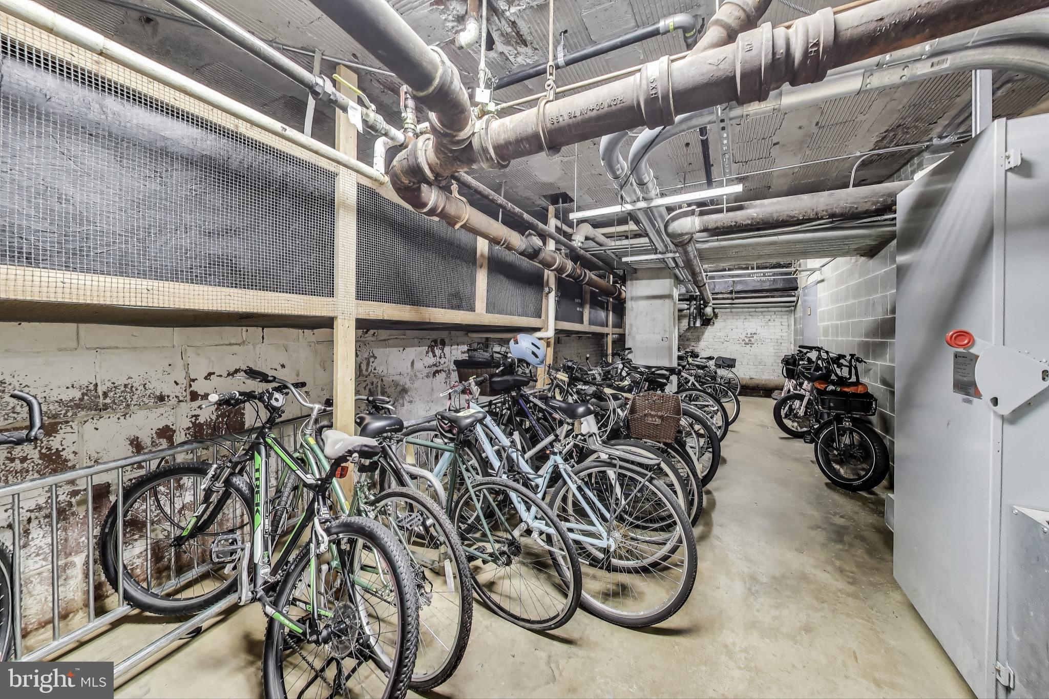 1 SCOTT CIRCLE NW 305