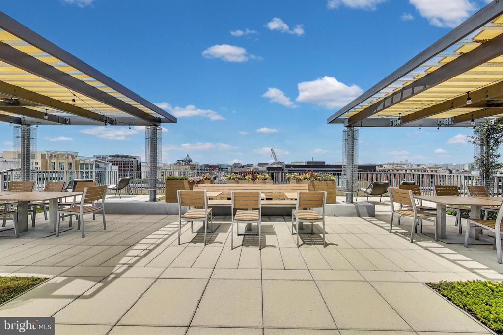 1 SCOTT CIRCLE NW 305