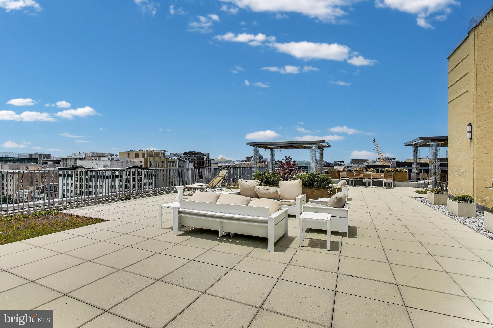 1 SCOTT CIRCLE NW 305