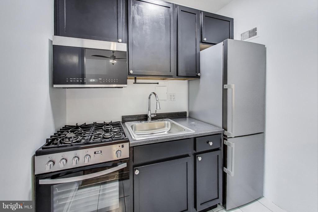 1 SCOTT CIRCLE NW 305