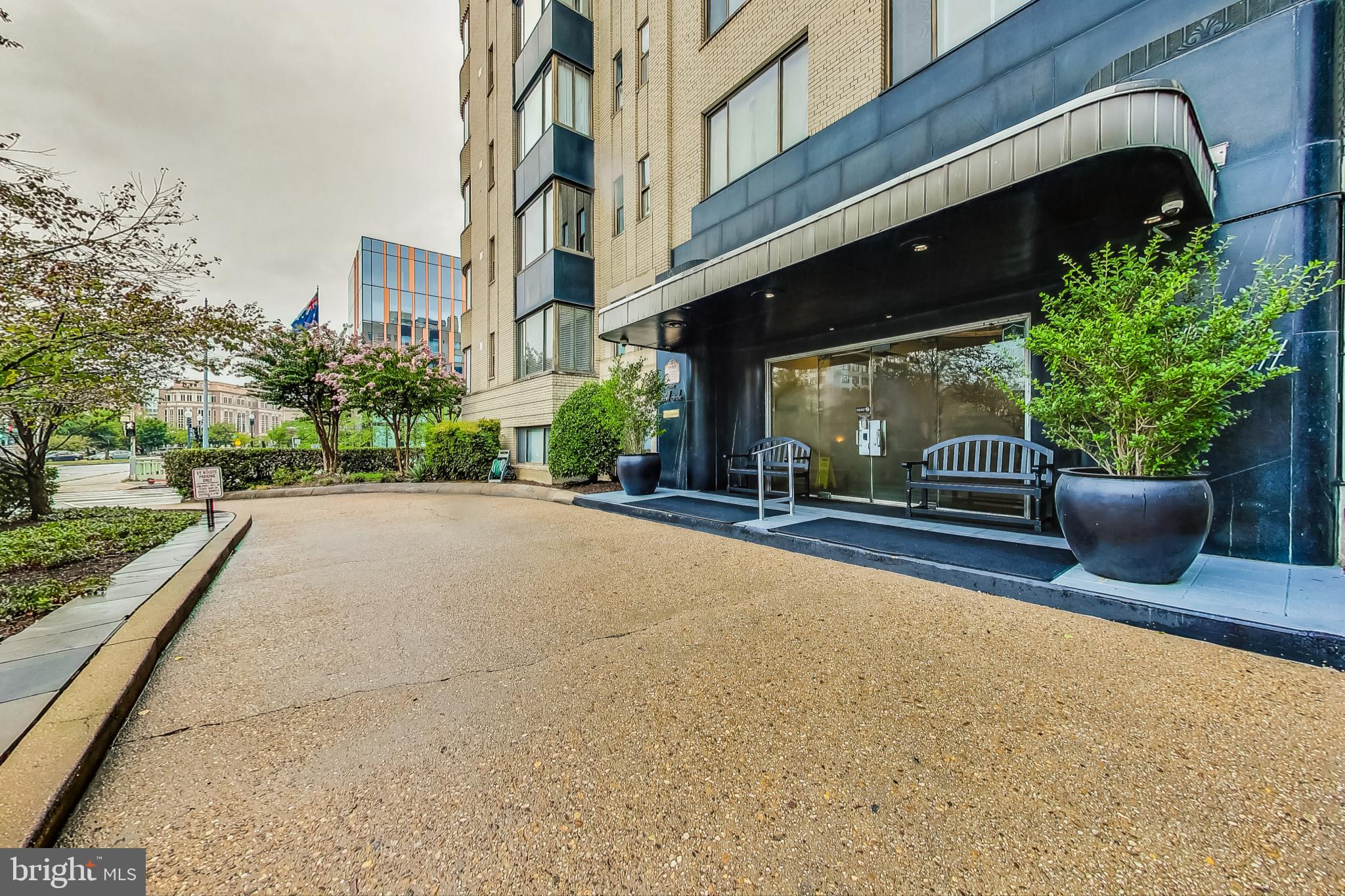 1 SCOTT CIRCLE NW 305