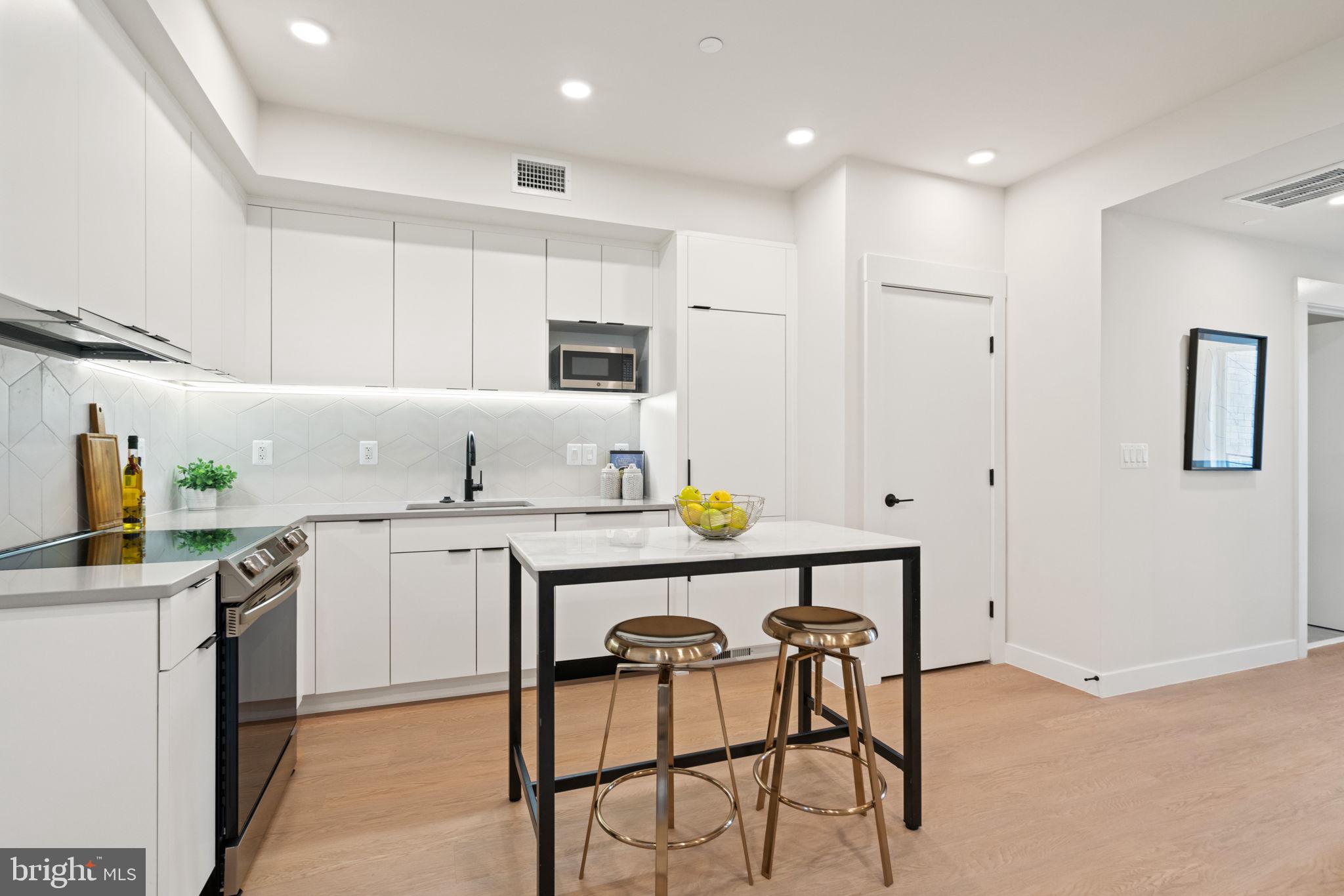 733 8TH STREET SE 202