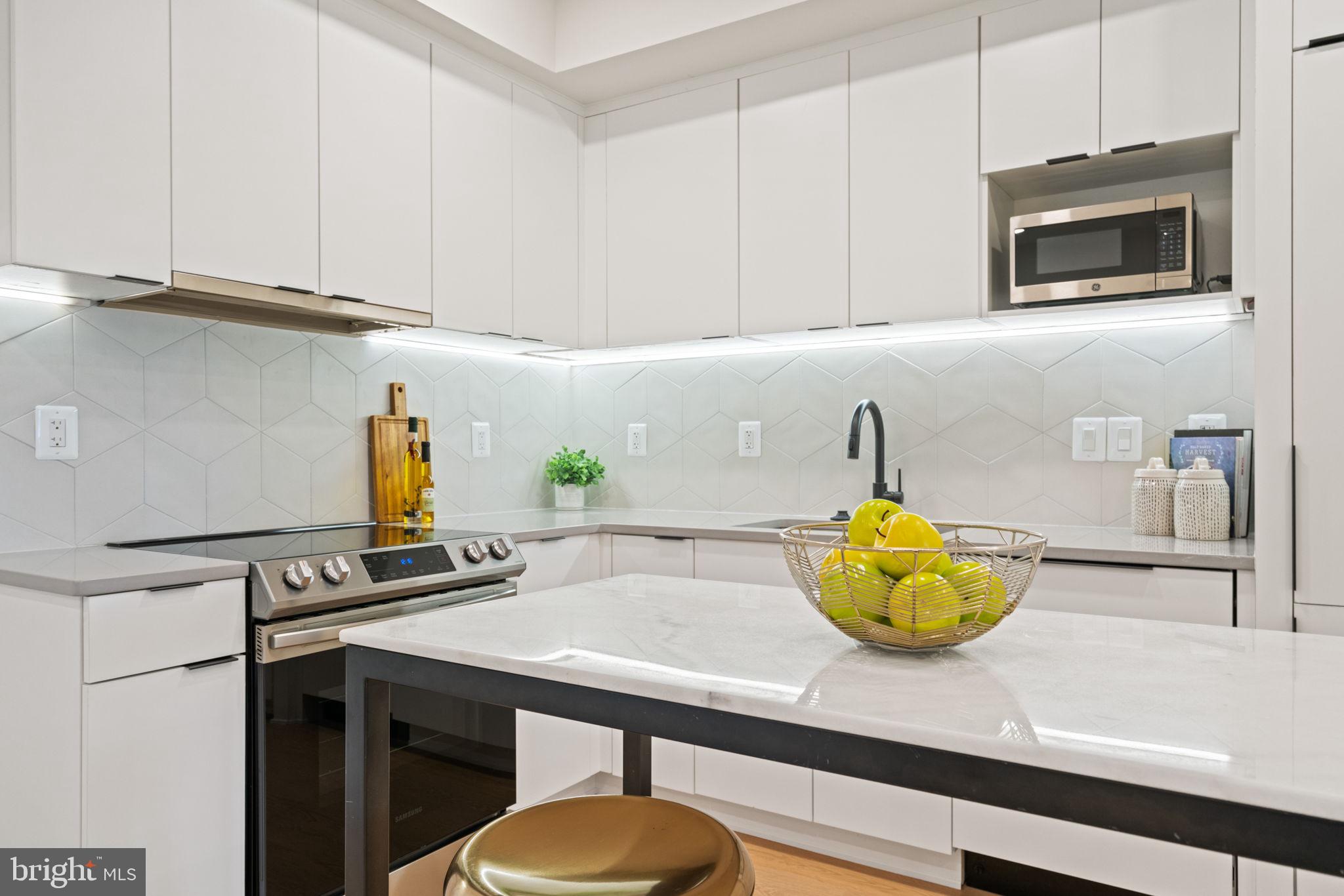 733 8TH STREET SE 202