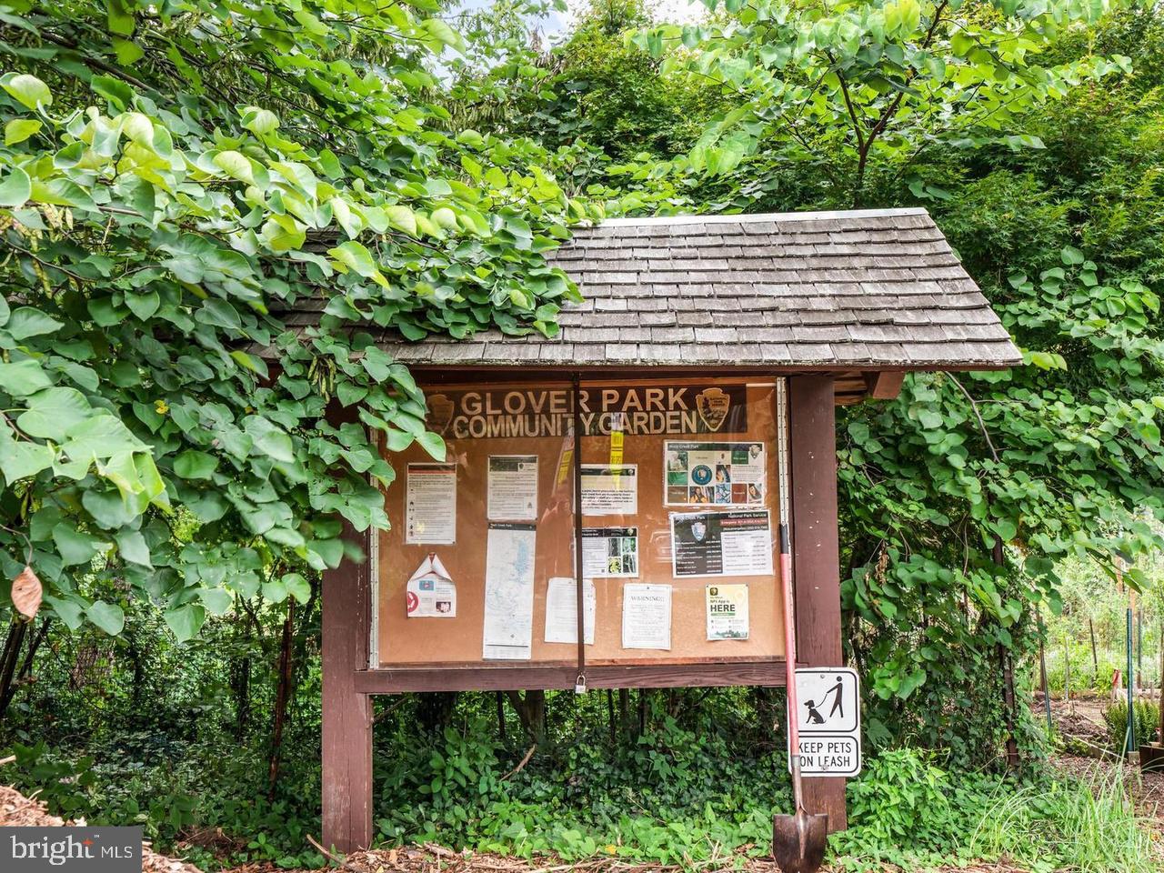 2322 40TH PLACE NW #301