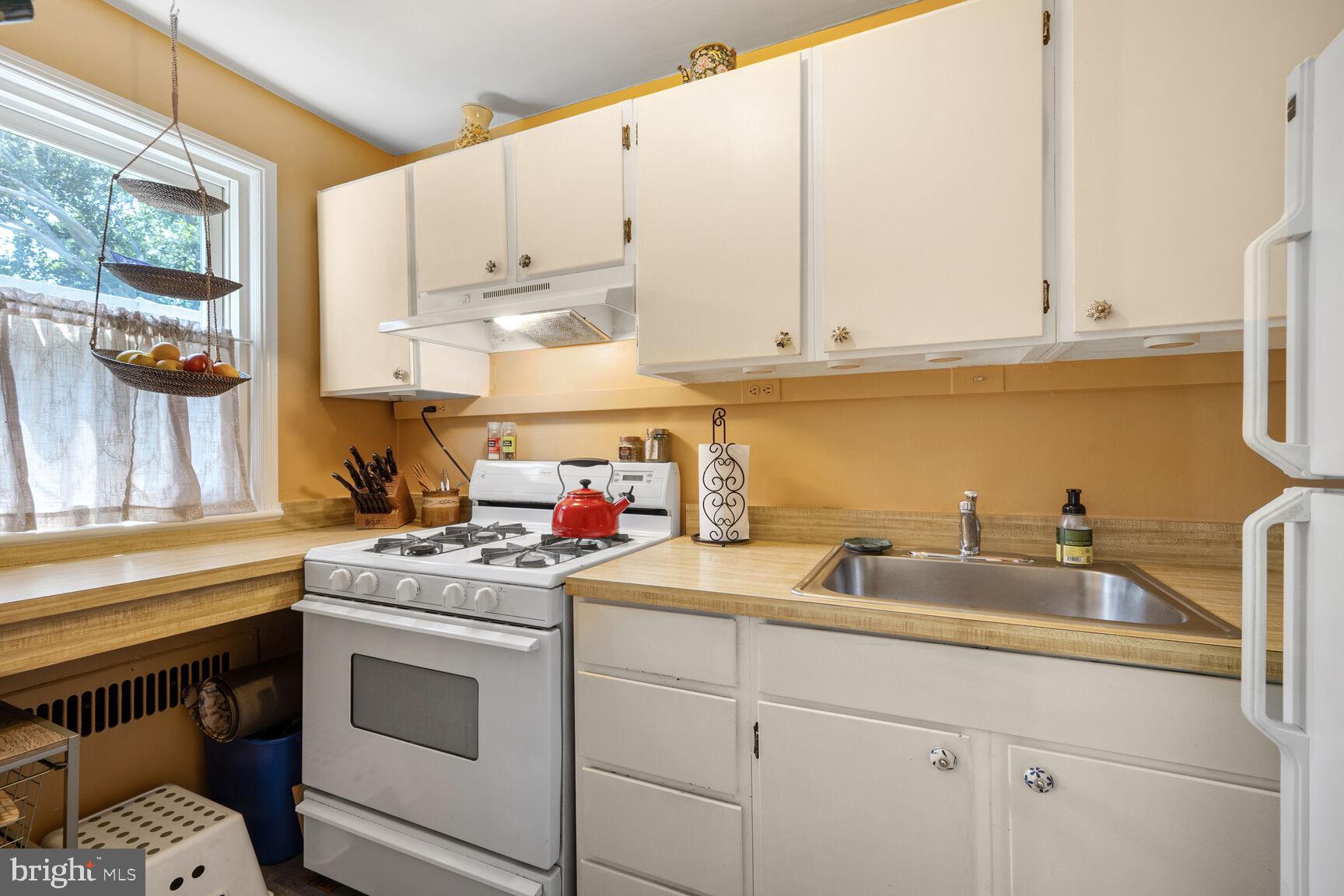 2322 40TH PLACE NW #301