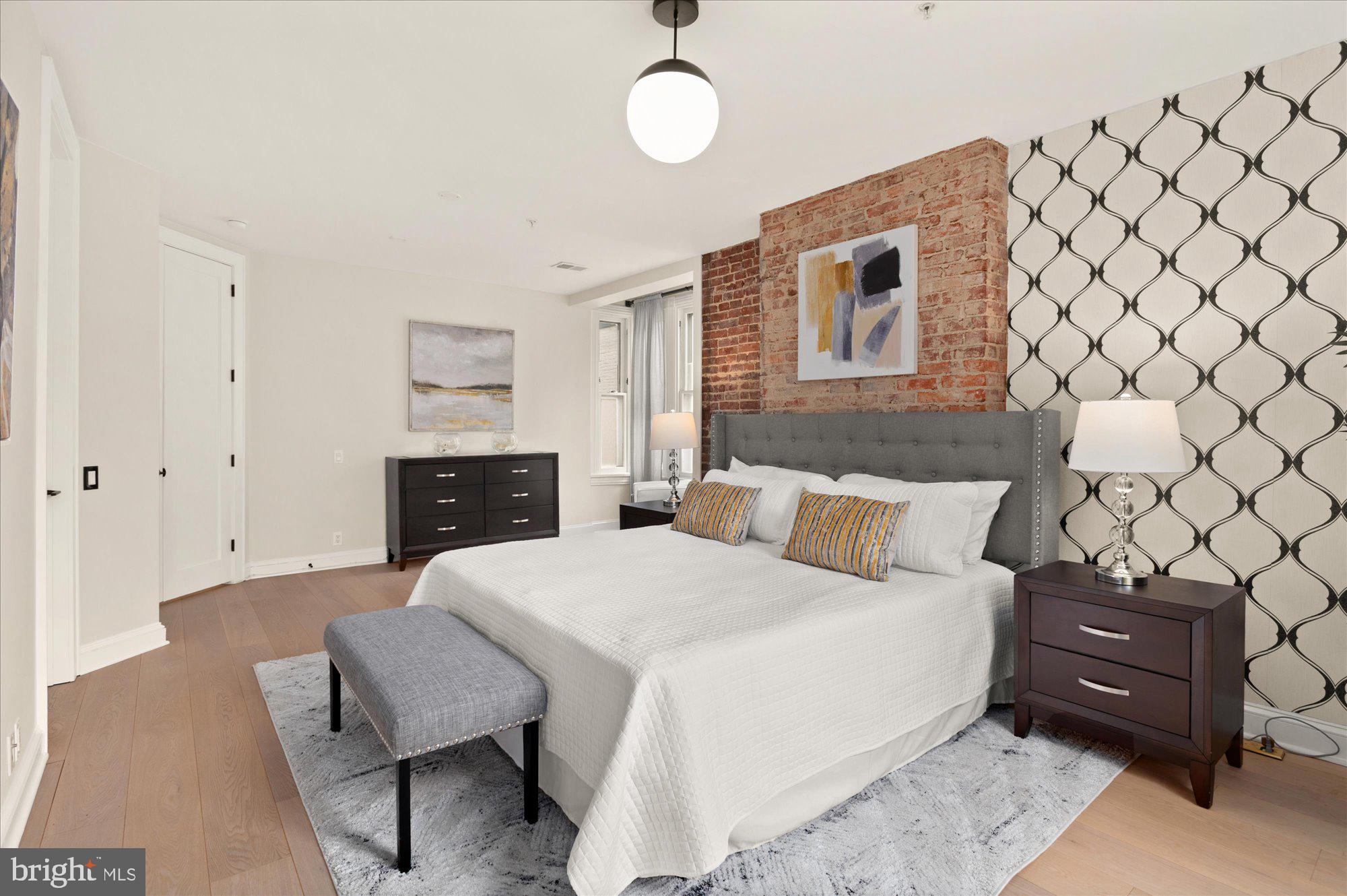 2025 HILLYER PLACE NW 4