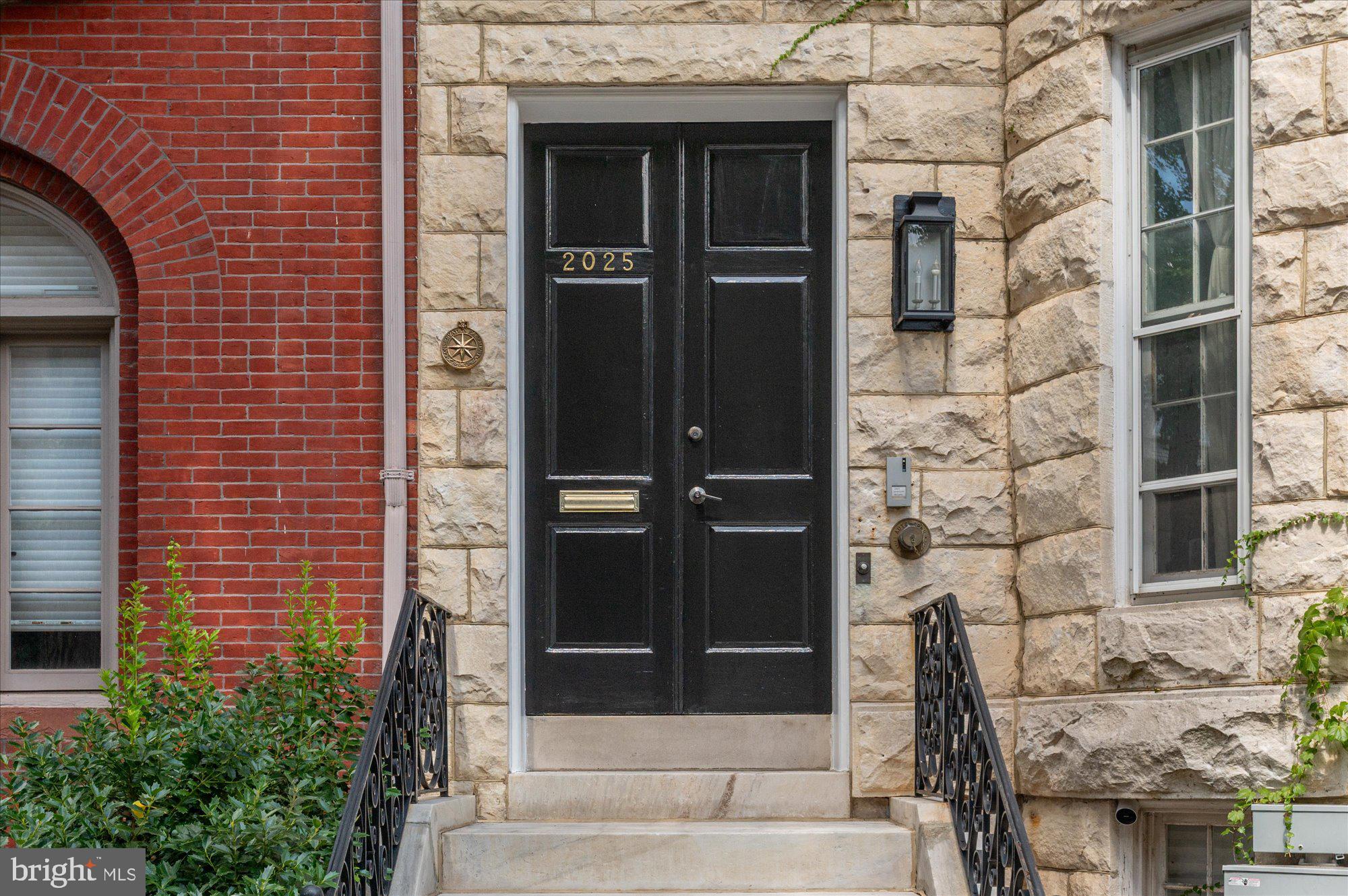 2025 HILLYER PLACE NW 4