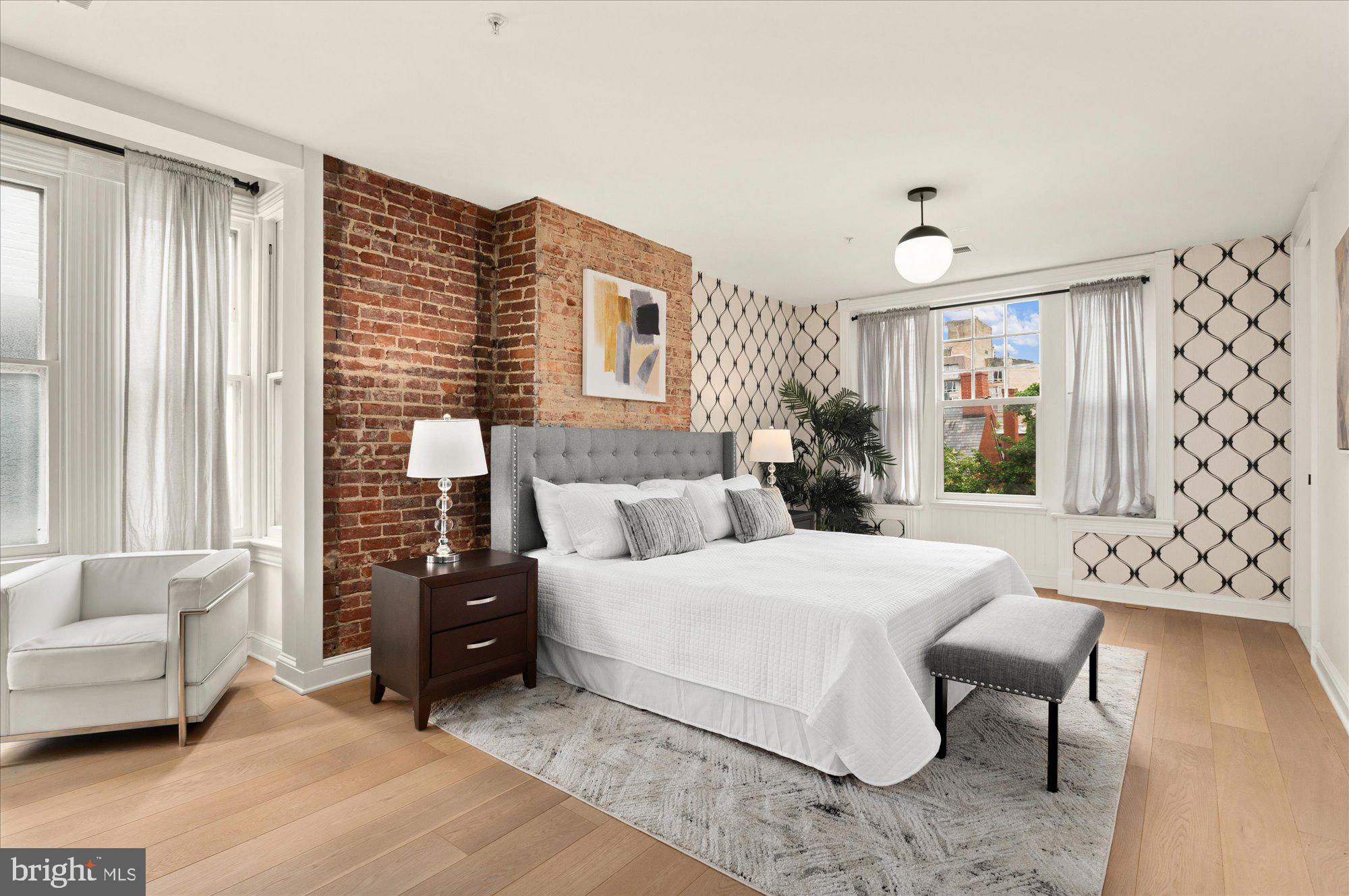 2025 HILLYER PLACE NW 4