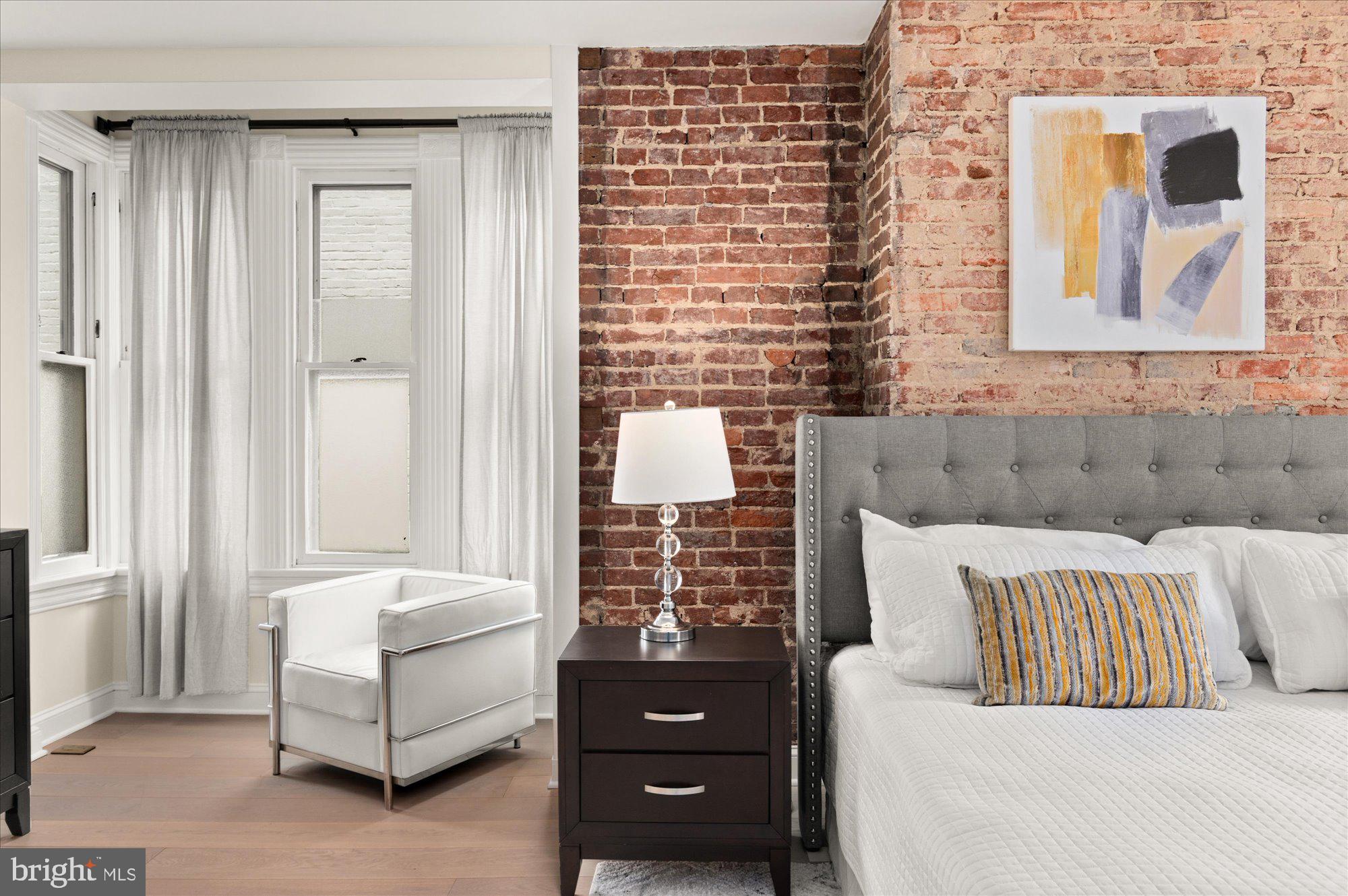 2025 HILLYER PLACE NW 4