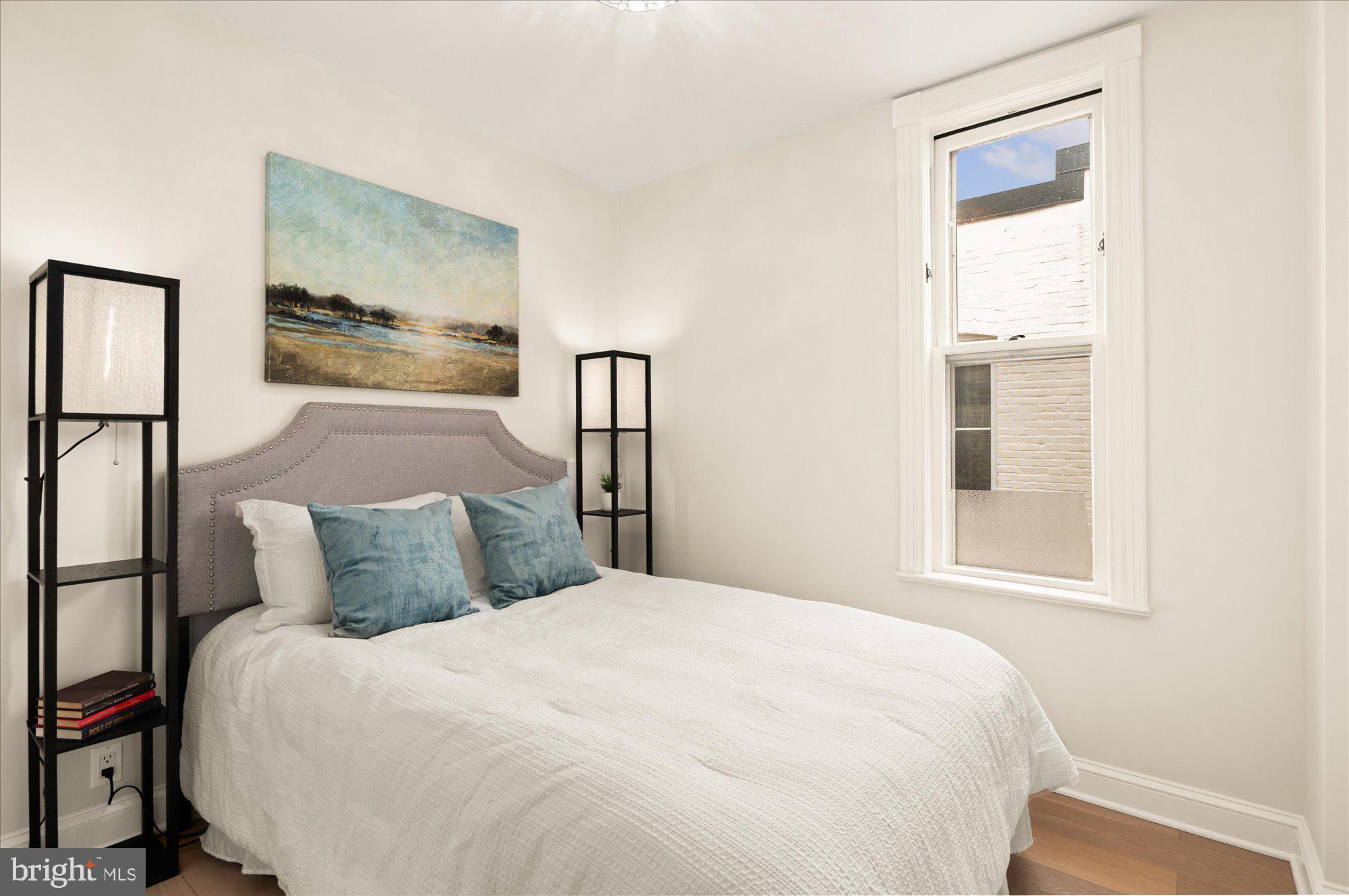 2025 HILLYER PLACE NW 4