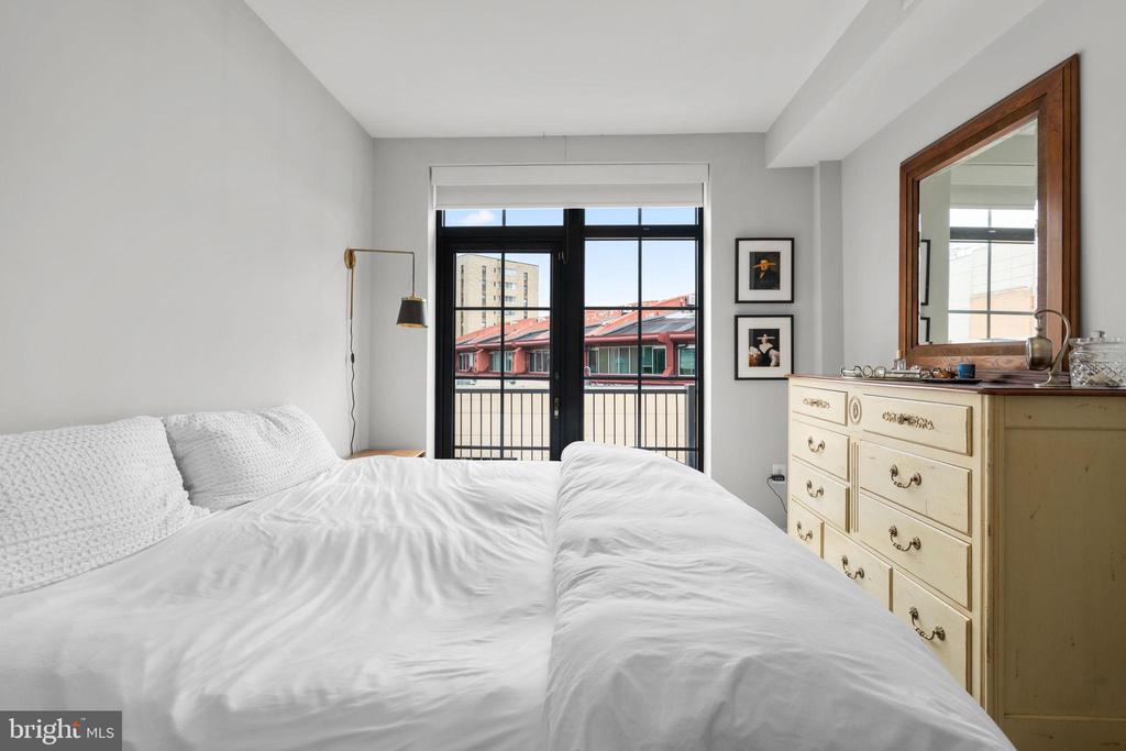 2412 17TH STREET NW 301
