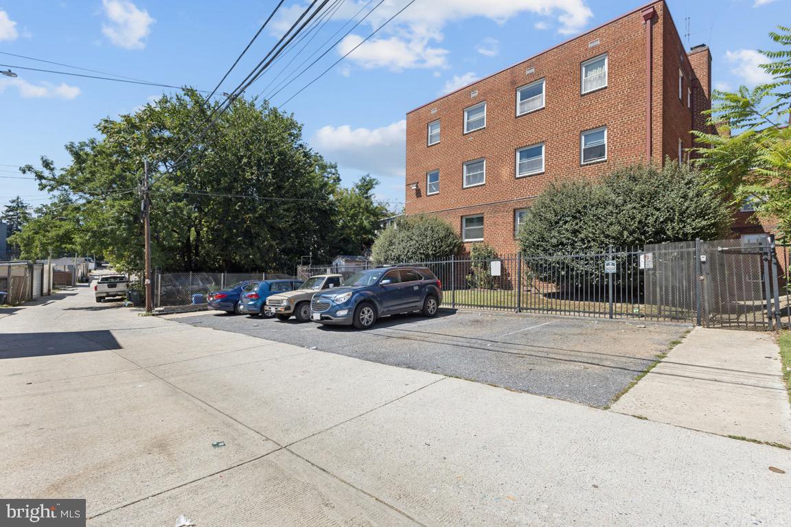 526 KENYON STREET NW 104