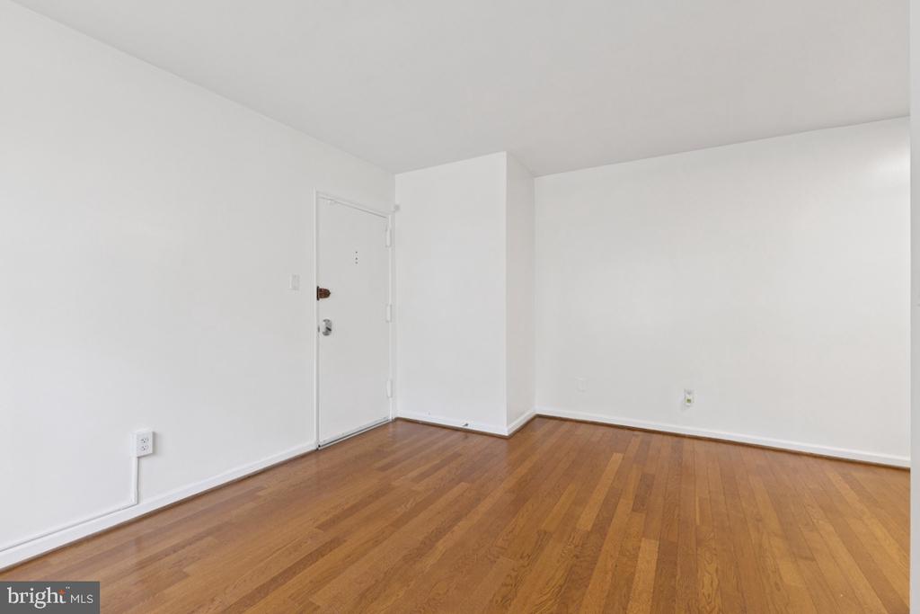 526 KENYON STREET NW 104