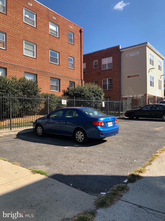 526 KENYON STREET NW 104