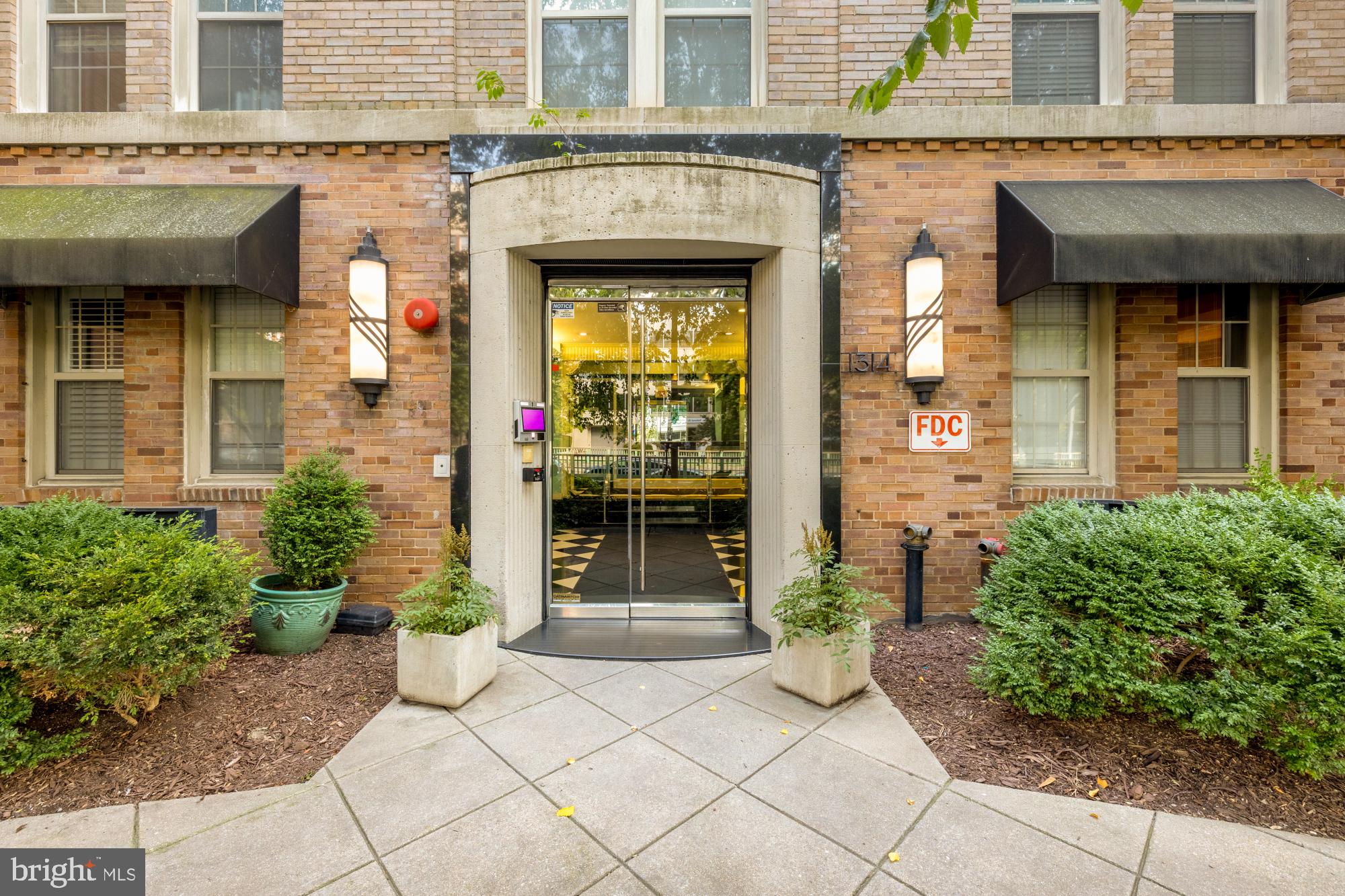 1314 MASSACHUSETTS AVENUE NW 301