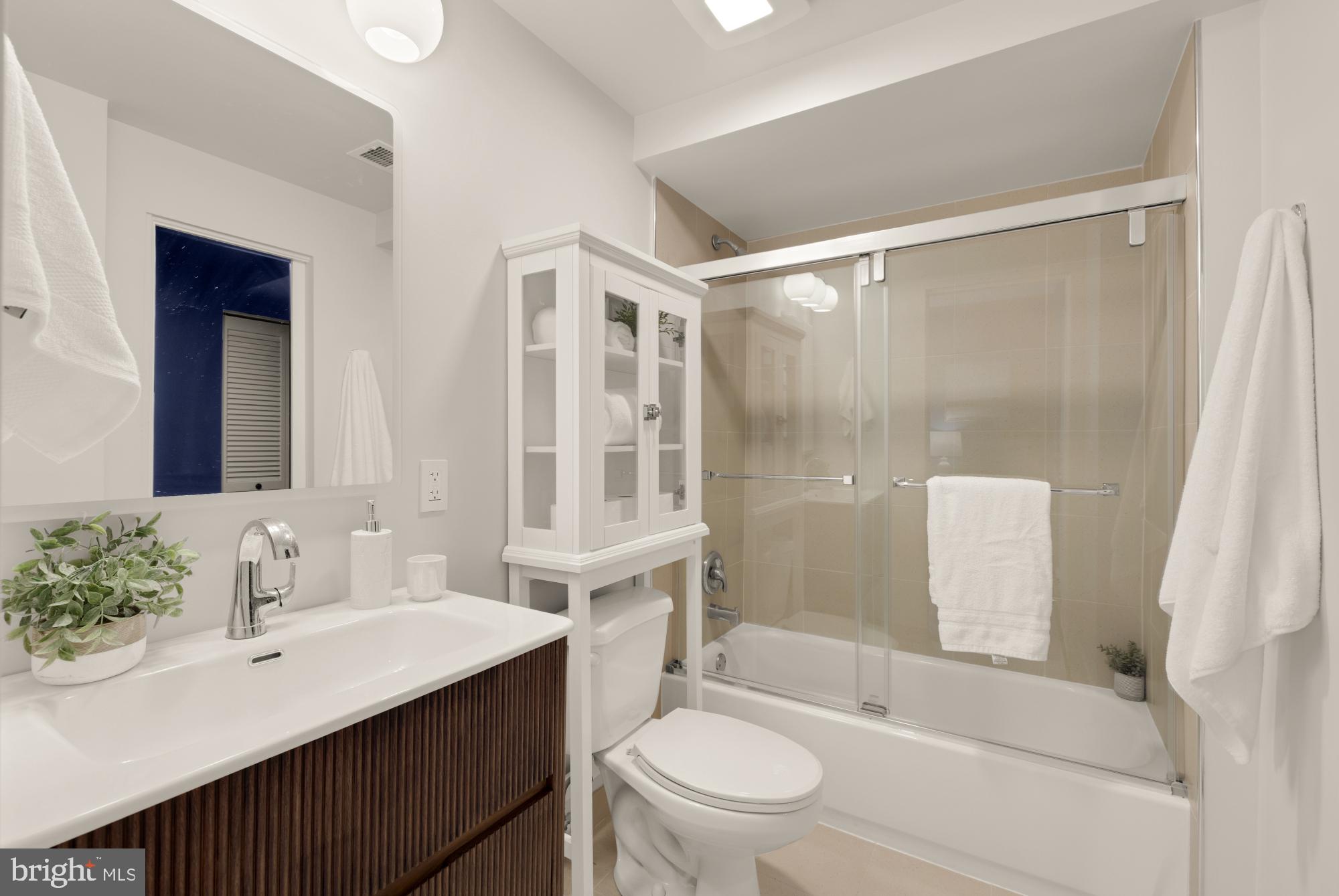 1314 MASSACHUSETTS AVENUE NW 301