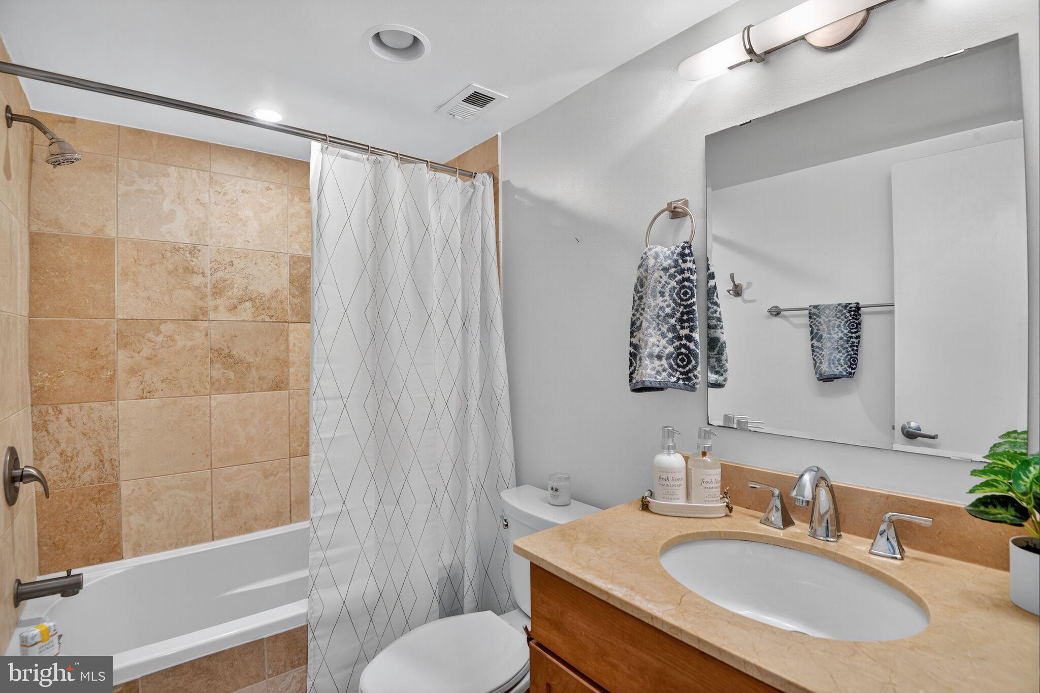 1323 K STREET SE 203