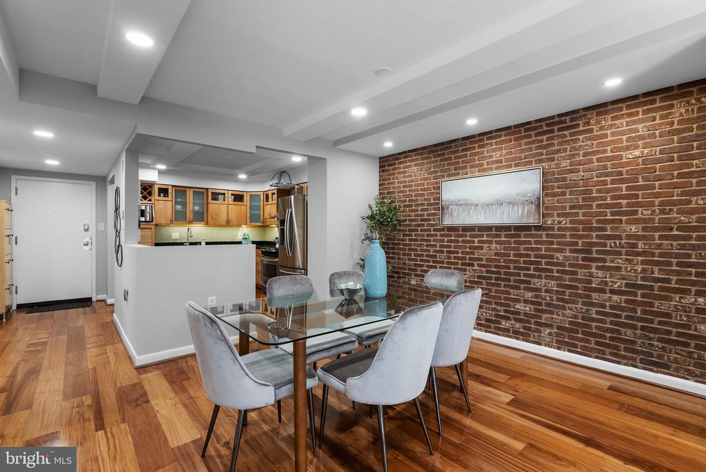 1045 31ST STREET NW 302