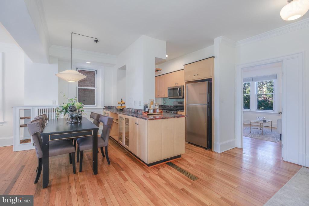 1954 COLUMBIA ROAD NW 201