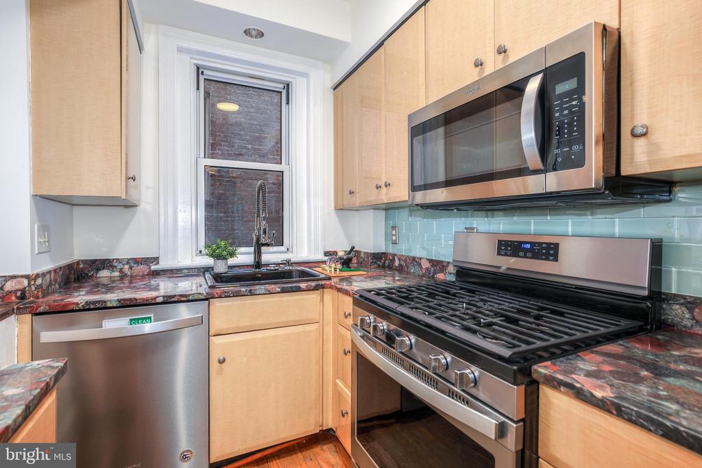 1954 COLUMBIA ROAD NW 201