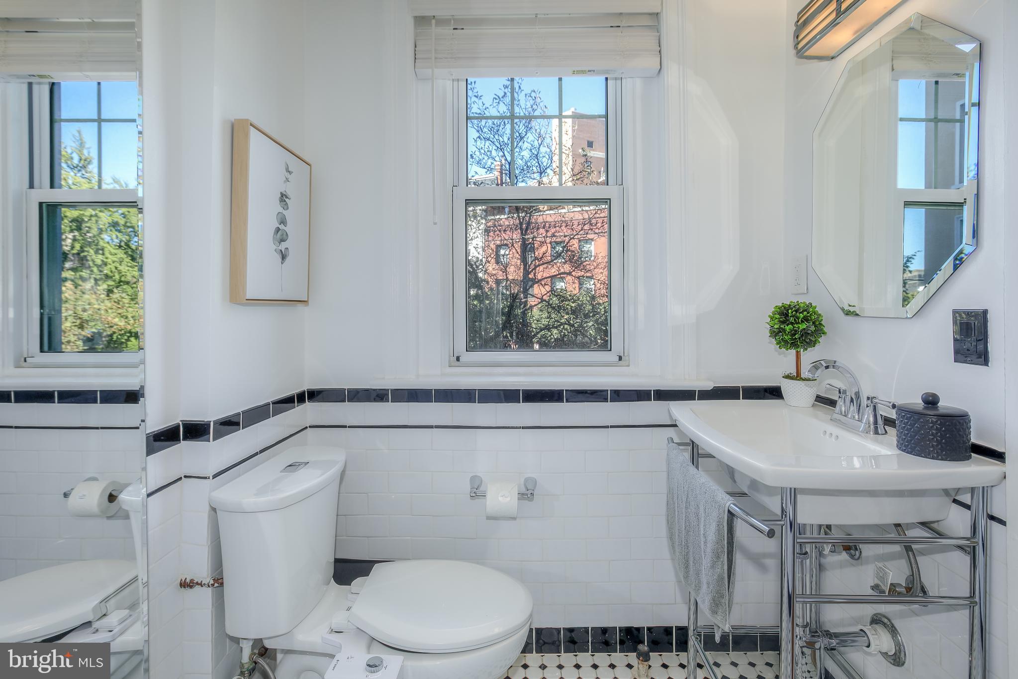 1954 COLUMBIA ROAD NW 201