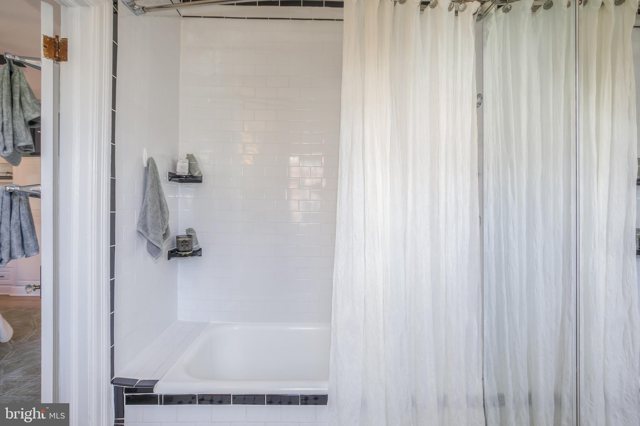 1954 COLUMBIA ROAD NW 201