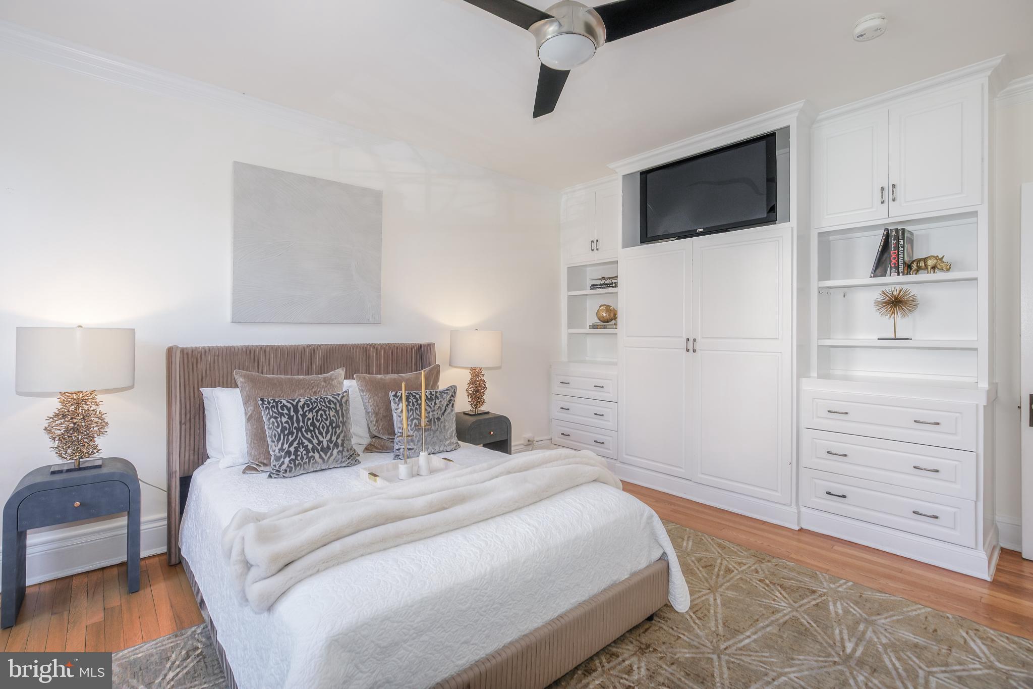 1954 COLUMBIA ROAD NW 201