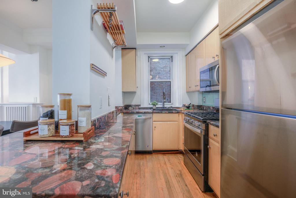1954 COLUMBIA ROAD NW 201