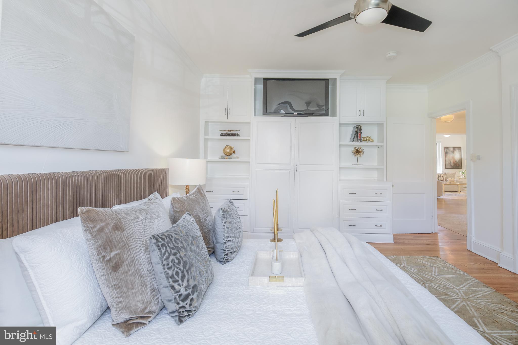 1954 COLUMBIA ROAD NW 201