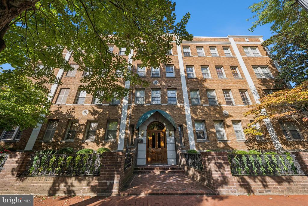 18 9TH STREET NE 304