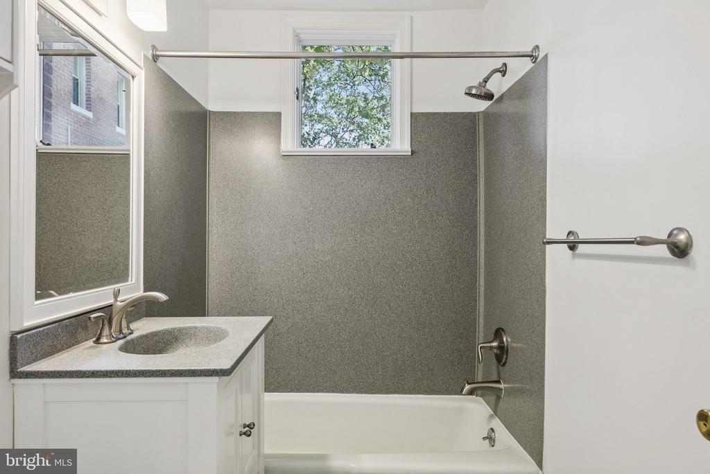 18 9TH STREET NE 304