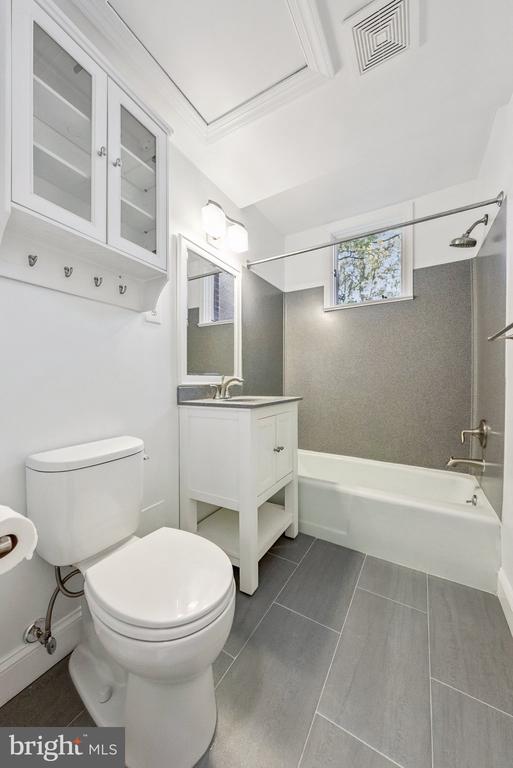 18 9TH STREET NE 304