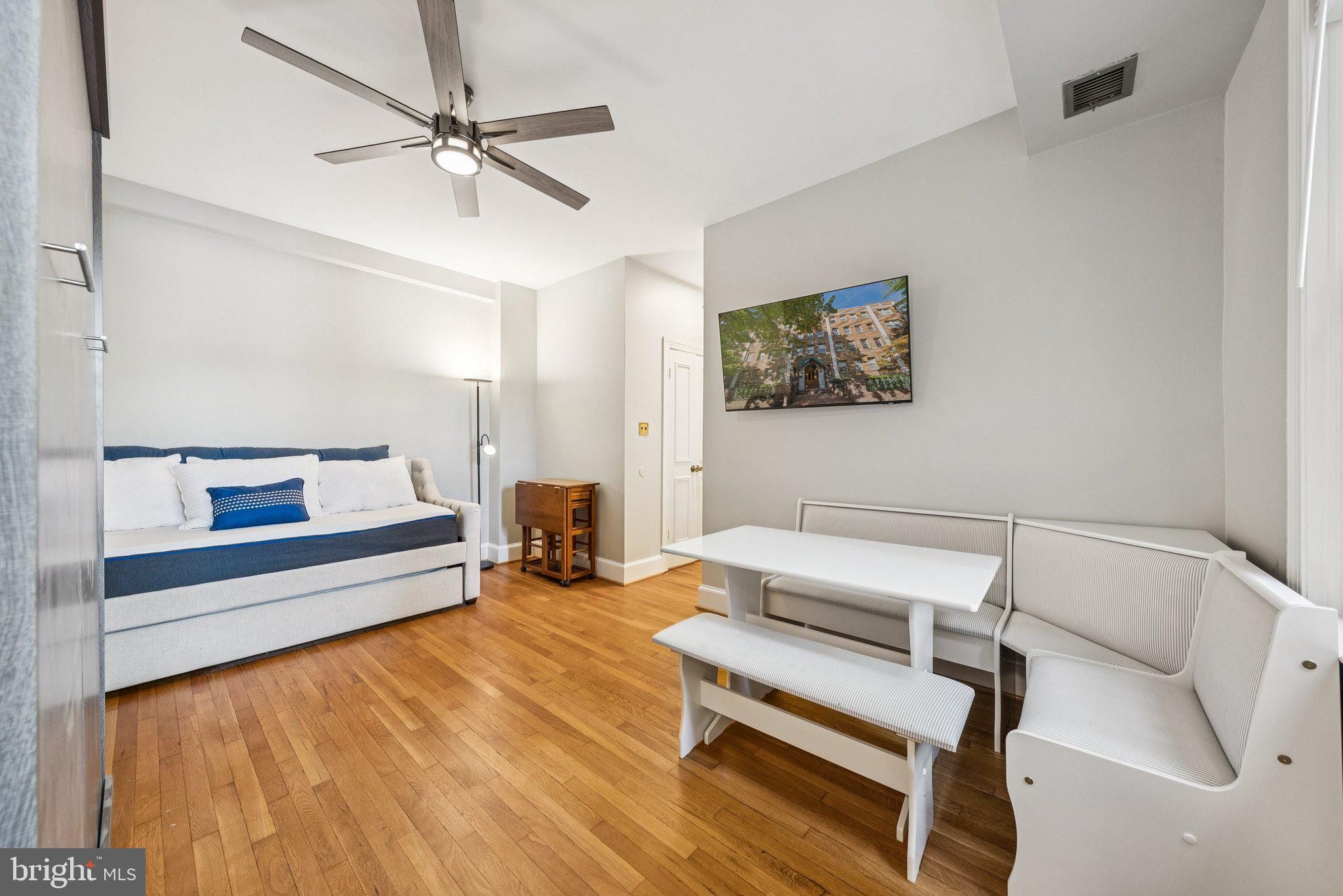 18 9TH STREET NE 304
