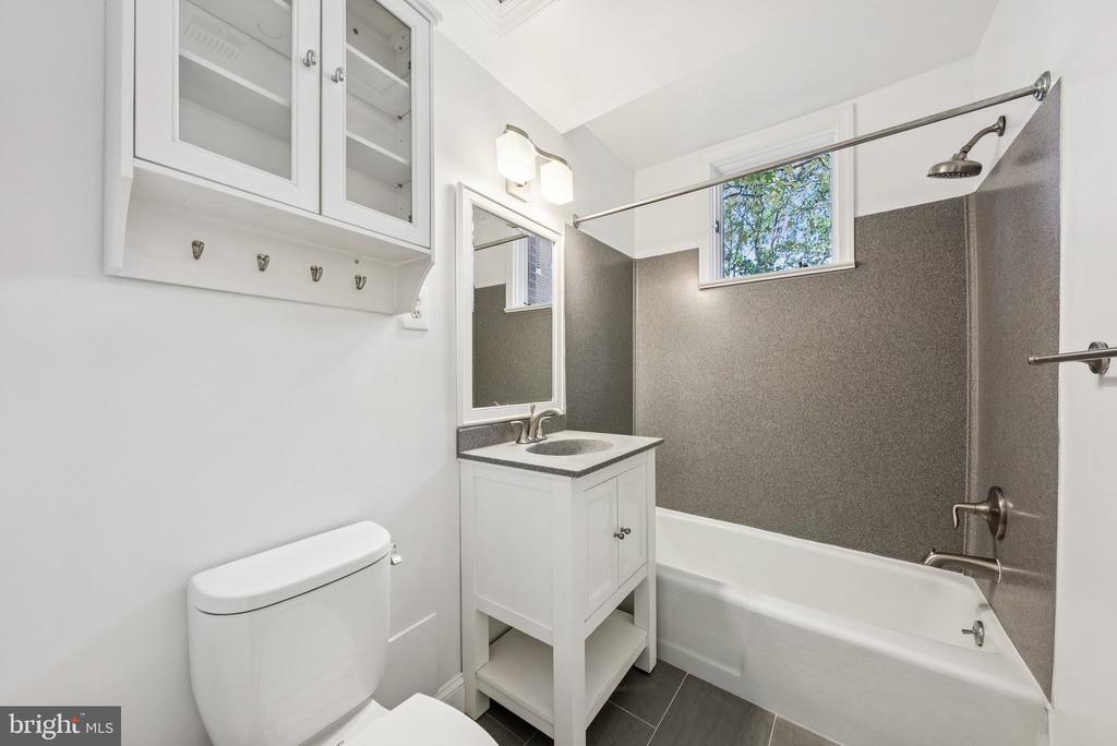 18 9TH STREET NE 304