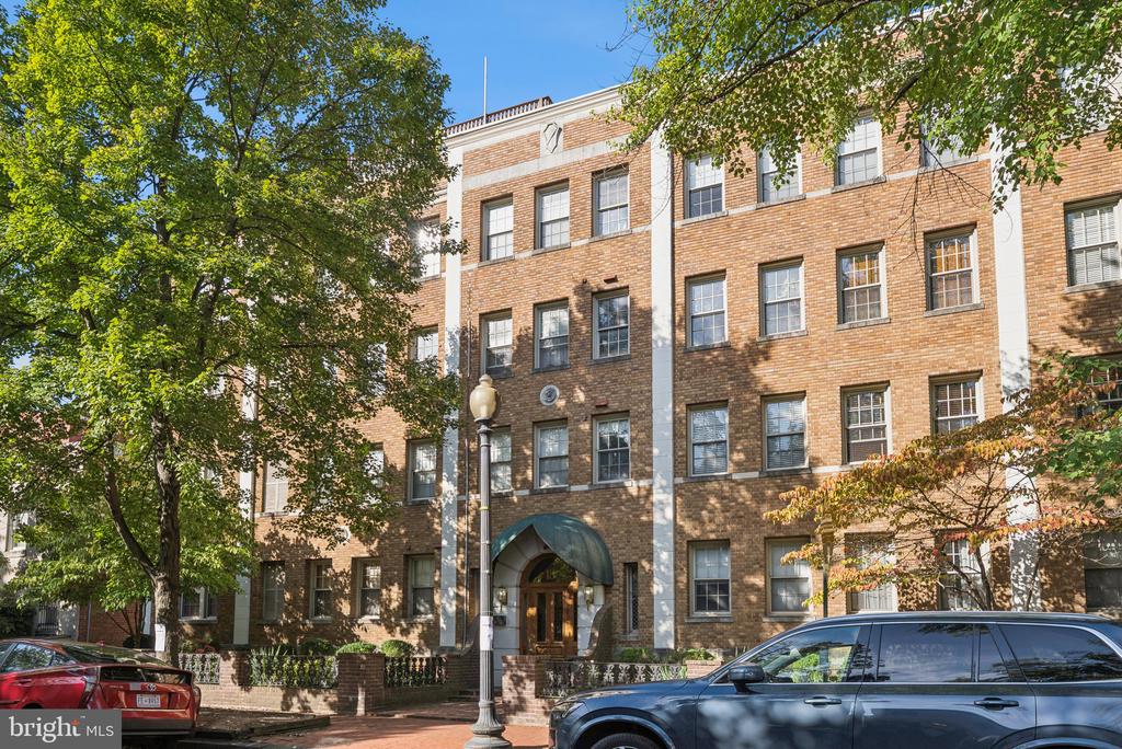 18 9TH STREET NE 304