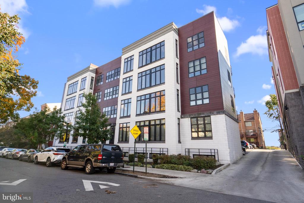 1345 K STREET SE 401