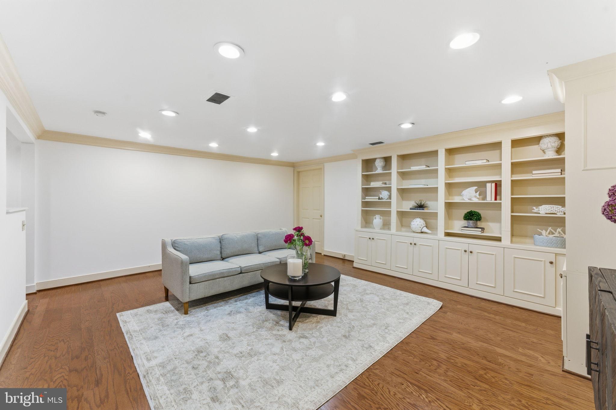 4354 WESTOVER PLACE NW