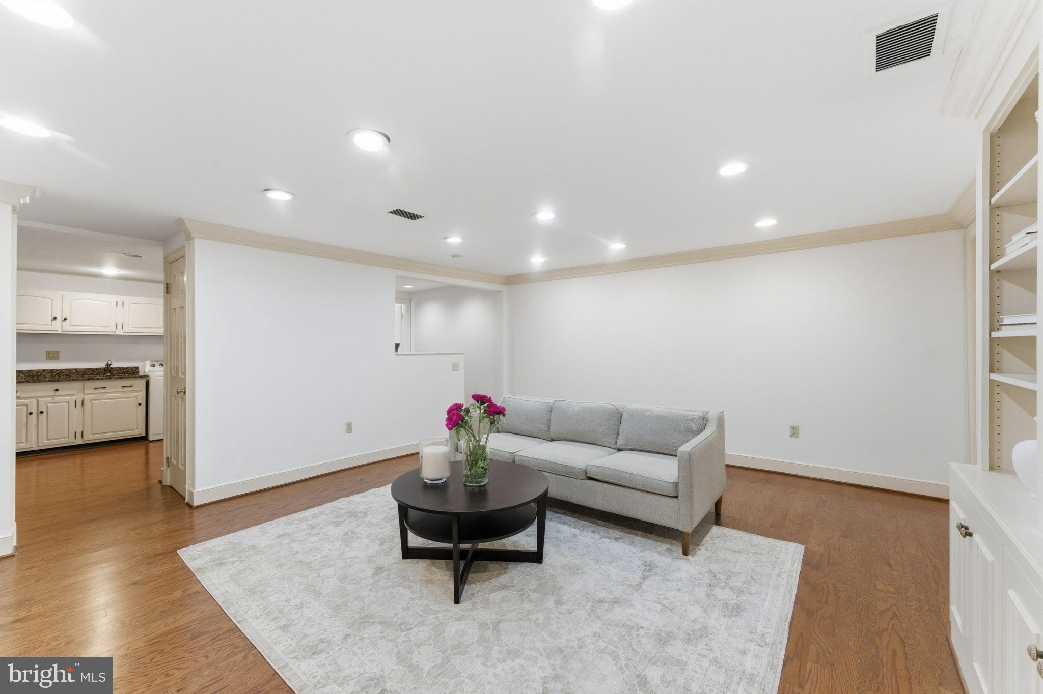 4354 WESTOVER PLACE NW