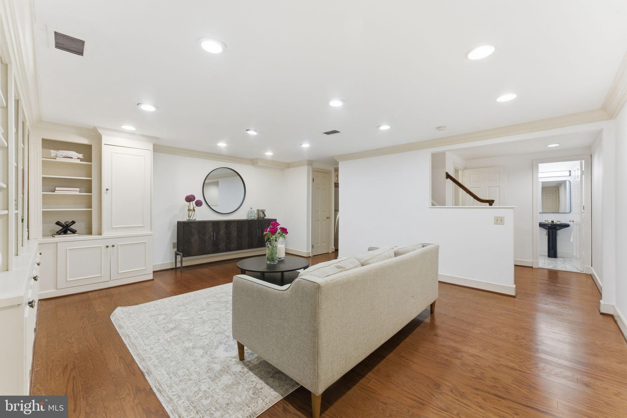 4354 WESTOVER PLACE NW