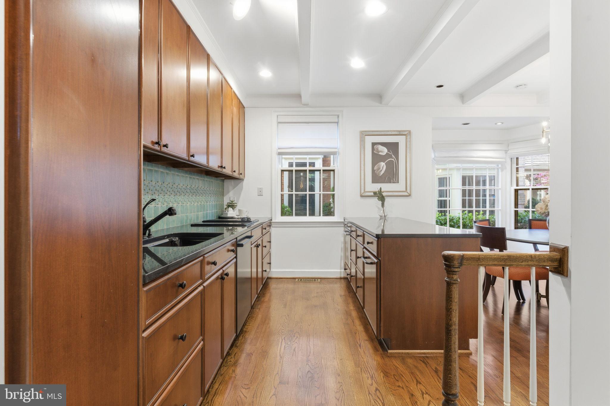 4354 WESTOVER PLACE NW