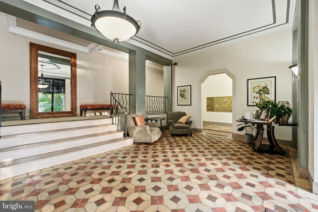 4007 CONNECTICUT AVENUE NW 304