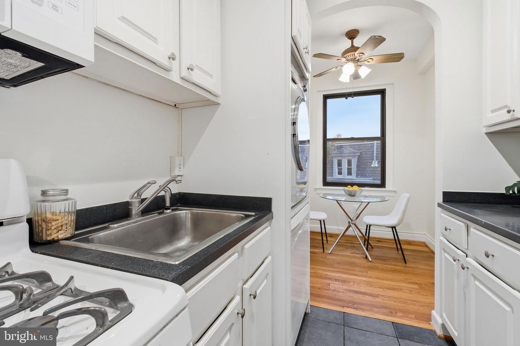 4007 CONNECTICUT AVENUE NW 304