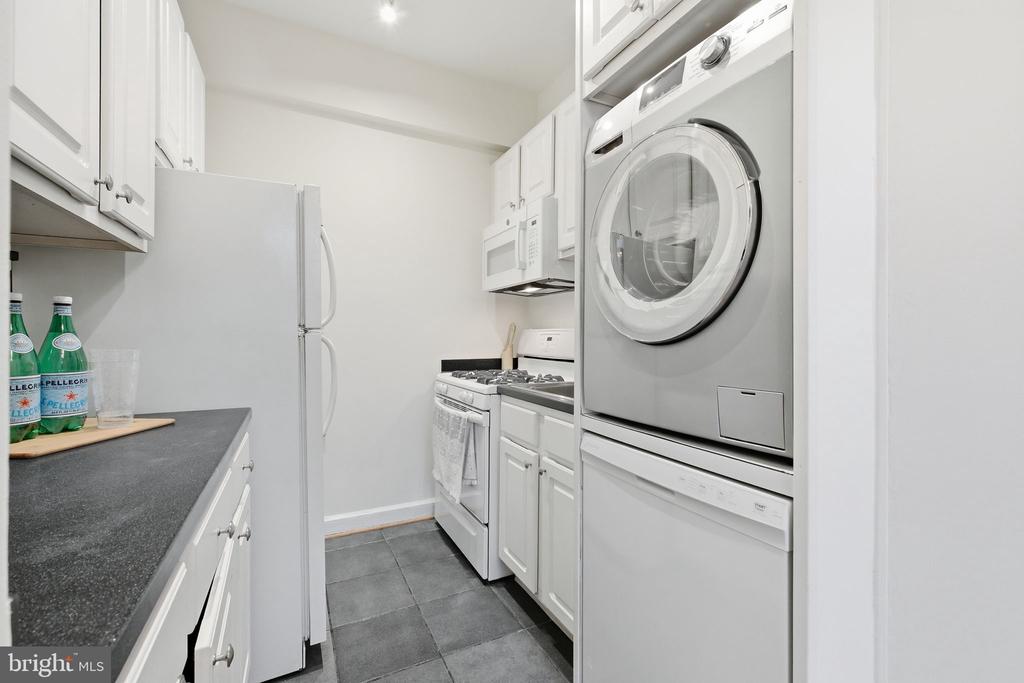 4007 CONNECTICUT AVENUE NW 304