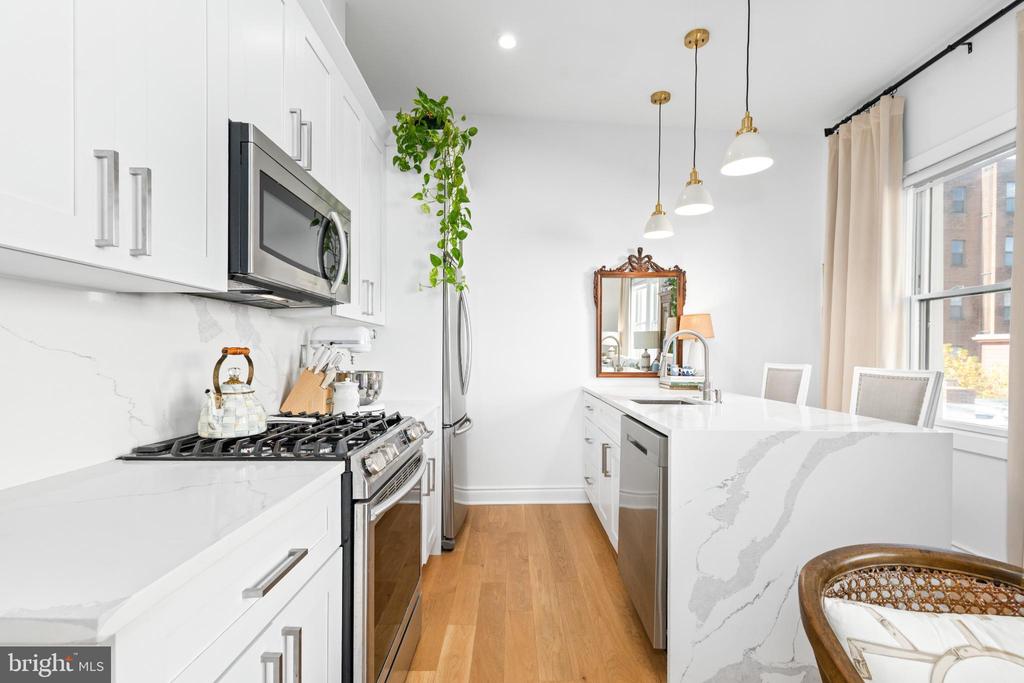 317 3RD STREET SE 33