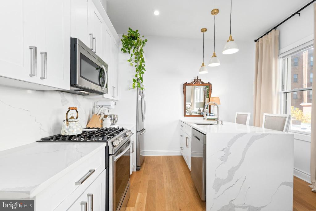 317 3RD STREET SE 33