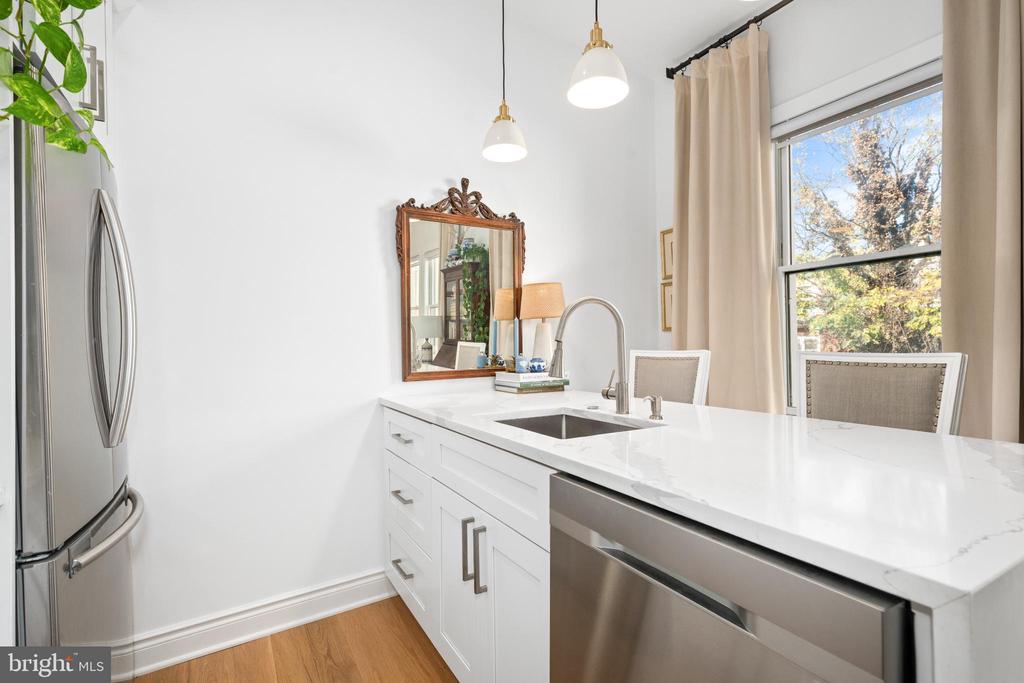 317 3RD STREET SE 33