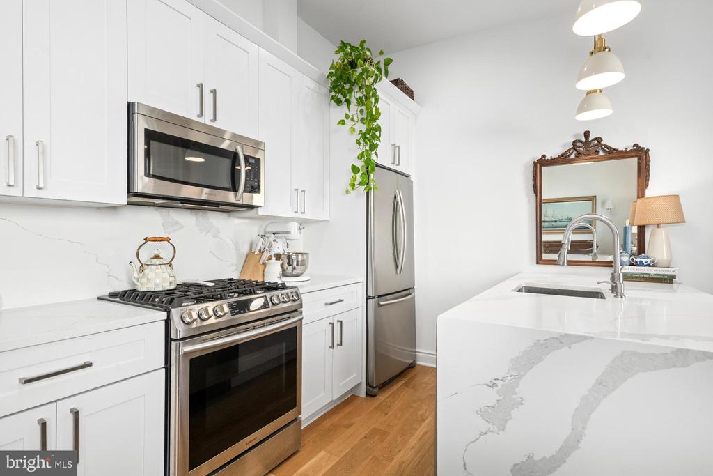 317 3RD STREET SE 33